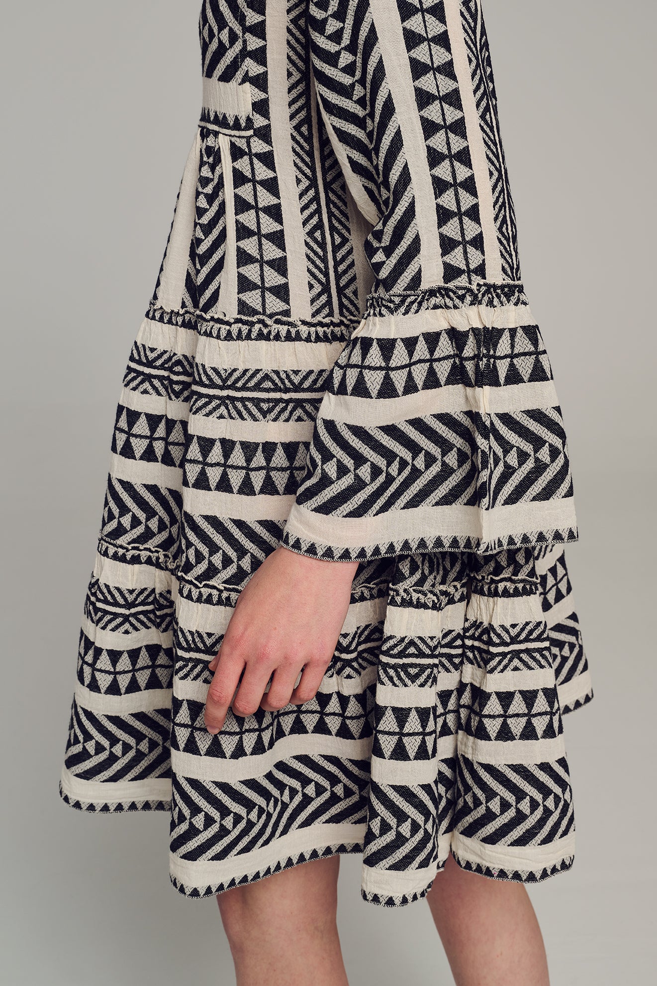 ELLA SHORT - BLACK/OFFWHITE Devotion TWINS ELLA SHORT - BLACK/OFFWHITE Devotion TWINS